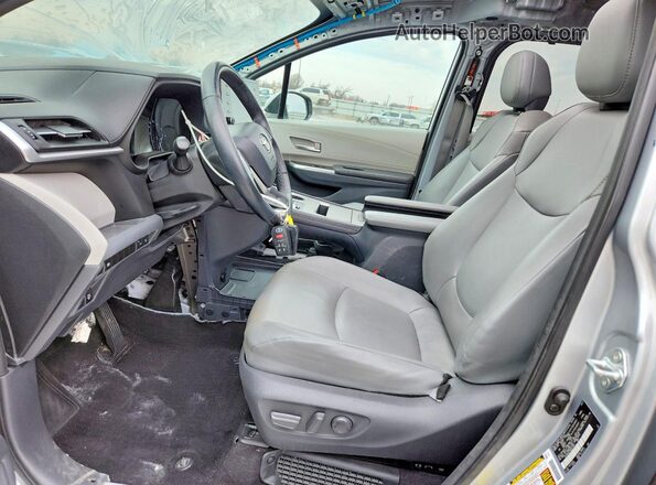 5TDYRKEC2MS031597 2021 TOYOTA SIENNA Silver Front interior view