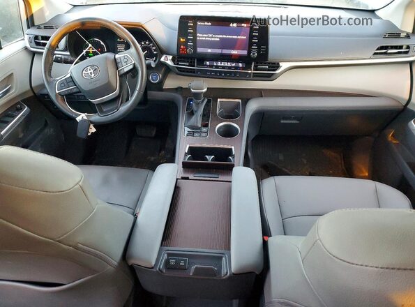 5TDYRKEC2NS085645 2022 TOYOTA SIENNA Silver Widok deski rozdzielczej