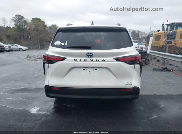 5TDYRKEC4MS046800 2021 TOYOTA LE White 