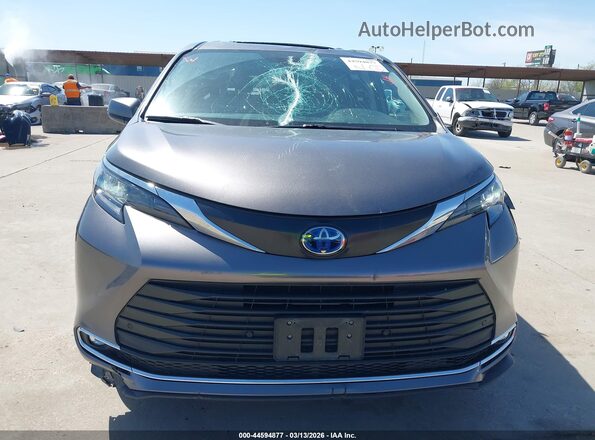 5TDYRKEC4RS211932 2024 TOYOTA LE Gray Rear interior view