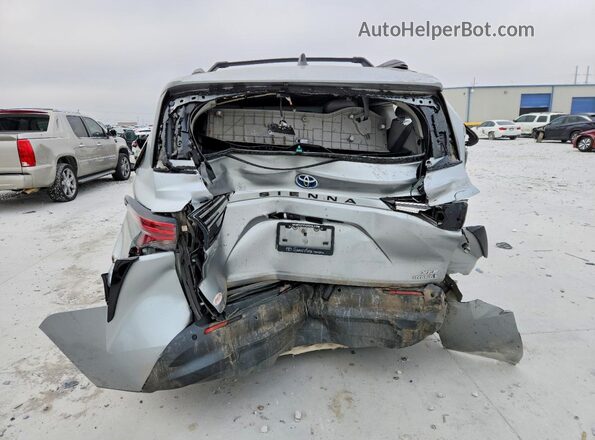 5TDYRKECXMS034781 2021 TOYOTA SIENNA Silver Հետևի տեսք
