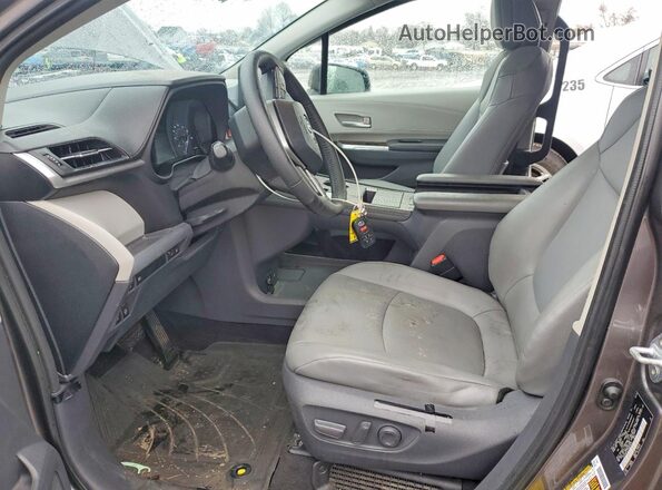 5TDYSKFC5MS007670 2021 TOYOTA SIENNA Серый Вид салона спереди