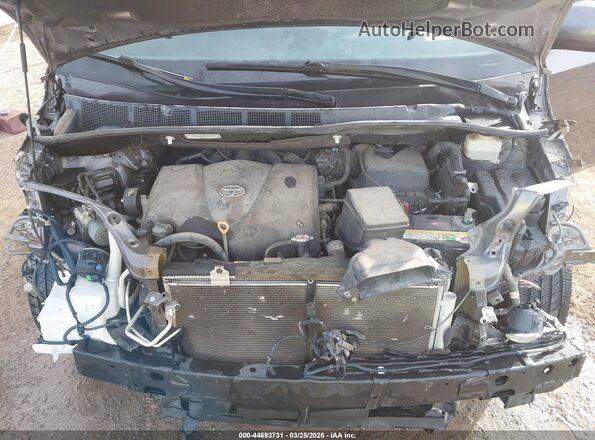 5TDYZ3DC3HS893076 2017 TOYOTA LE Gray Widok z tyłu