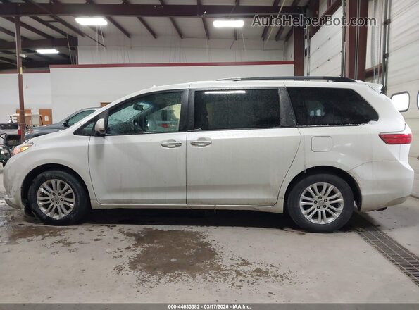 5TDYZ3DC4HS812165 2017 TOYOTA LE Белый 