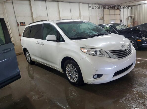 5TDYZ3DC4HS856456 2017 TOYOTA LE White Front right