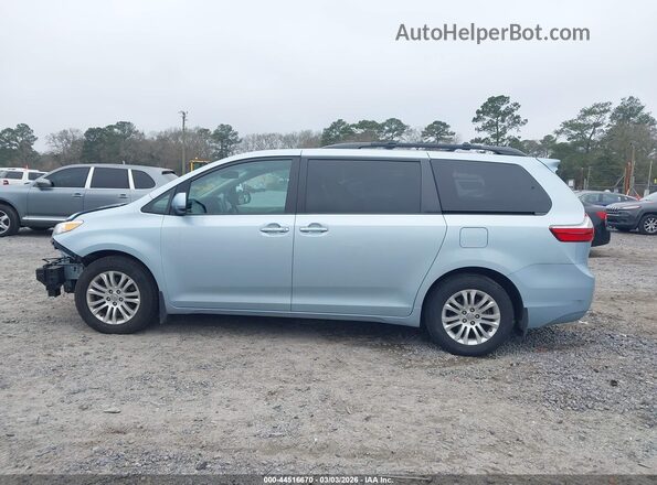 5TDYZ3DC7HS874756 2017 TOYOTA LE Blue 