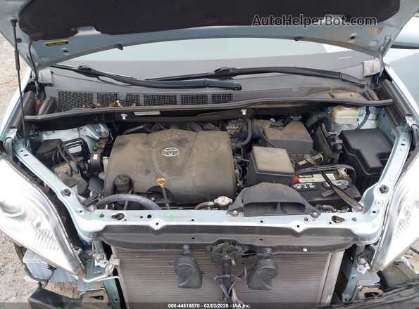 5TDYZ3DC7HS874756 2017 TOYOTA LE Blue Rear view