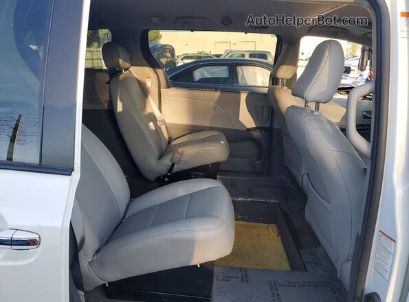 5TDYZ3DCXLS078706 2020 TOYOTA SIENNA White Widok wnętrza z tyłu