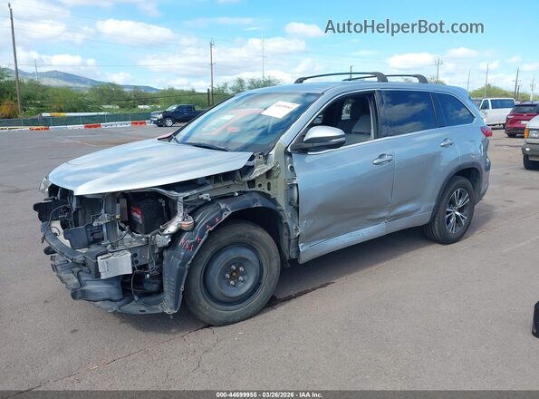 5TDZARFH4HS032156 2017 TOYOTA LE Silver Առջևի ձախ երեք քառորդ տեսարան