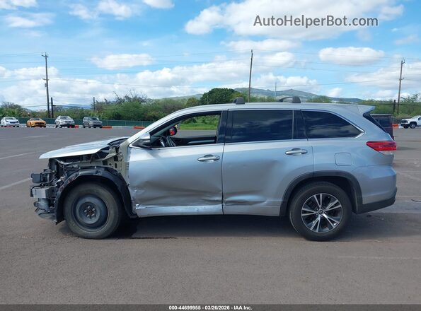 5TDZARFH4HS032156 2017 TOYOTA LE Silver 