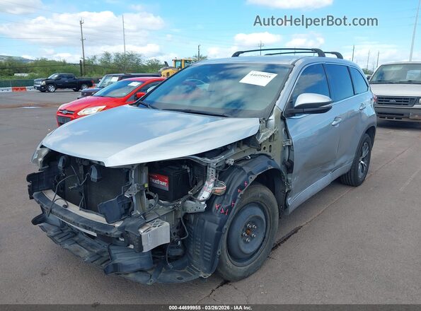 5TDZARFH4HS032156 2017 TOYOTA LE Silver 