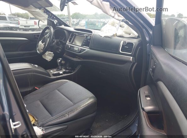 5TDZKRFH3GS149772 2016 TOYOTA LE Blue Vista interior delantera