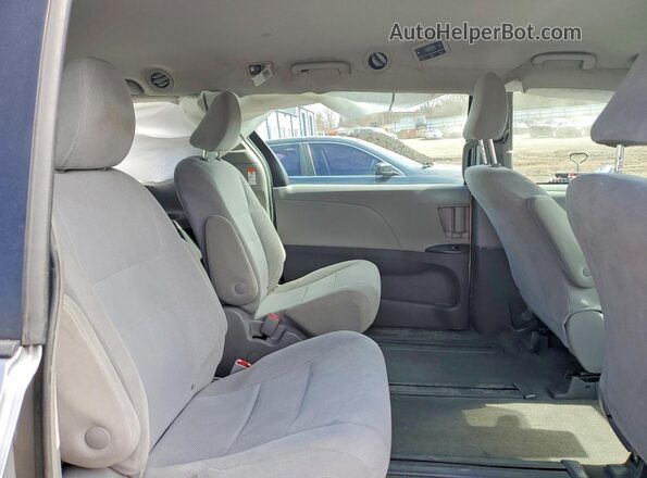 5TDZZ3DC2JS963189 2018 TOYOTA SIENNA Silver 