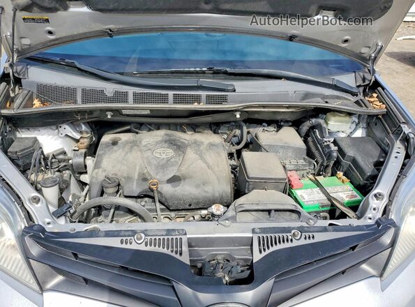5TDZZ3DC2JS963189 2018 TOYOTA SIENNA Silver 
