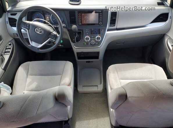 5TDZZ3DC2JS963189 2018 TOYOTA SIENNA Silver 
