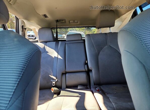 5TDZZRAH0MS081123 2021 TOYOTA HIGHLANDER Black Widok tylnych siedzeń