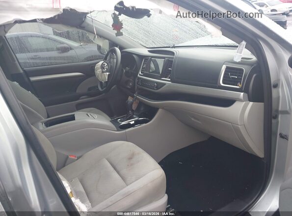 5TDZZRFH0HS219810 2017 TOYOTA LE Silver 