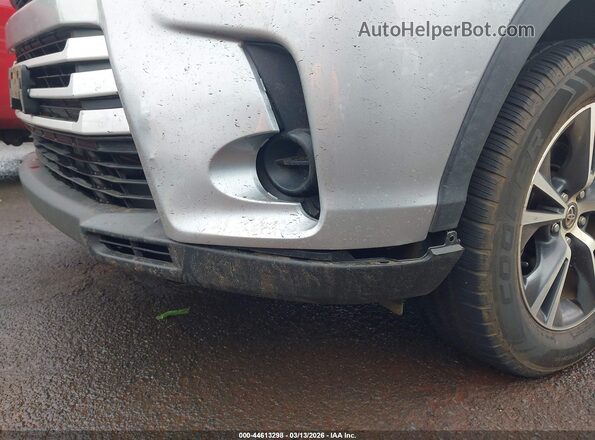 5TDZZRFH5HS196993 2017 TOYOTA LE Silver Вид спереду