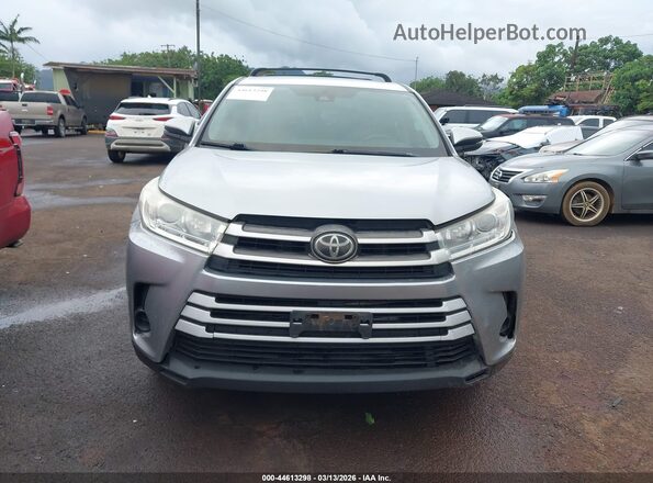 5TDZZRFH5HS196993 2017 TOYOTA LE Silver Вид щитка приладів