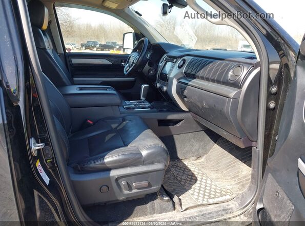 5TFAY5F10JX719686 2018 TOYOTA TUNDRA Black Front interior view