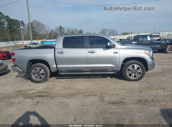 5TFAY5F19MX003938 2021 TOYOTA TUNDRA Silver Widok wnętrza z tyłu
