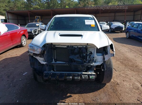 5TFAZ5CN1KX075444 2019 TOYOTA TACOMA White Rear interior view