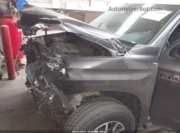 5TFDW5F12HX645099 2017 TOYOTA TUNDRA Gray Вид спереду
