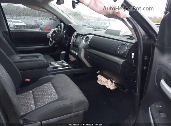 5TFDY5F1XMX015853 2021 TOYOTA TUNDRA Черный Вид салона спереди