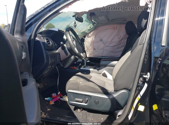 5TFEM5F12HX117296 2017 TOYOTA TUNDRA Black Front interior view