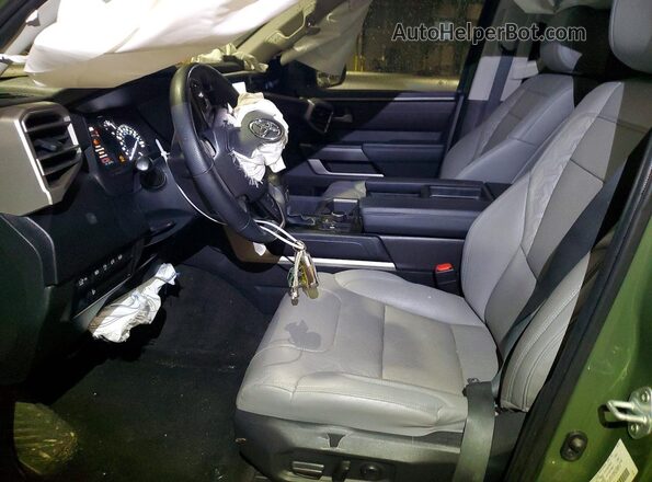 5TFLA5DB6NX041850 2022 TOYOTA TUNDRA Зеленый Вид салона спереди