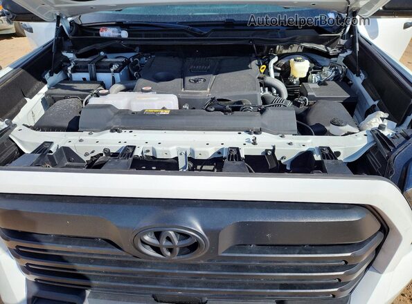 5TFLA5DB7TX339501 2026 TOYOTA TUNDRA White Widok wnętrza z tyłu