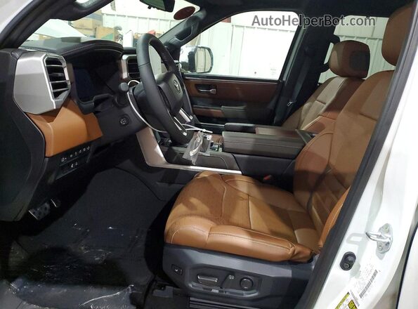 5TFMA5DB8SX278761 2025 TOYOTA TUNDRA Серебряный Вид салона спереди