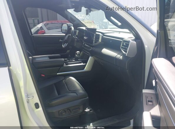5TFNC5DB4RX052645 2024 TOYOTA TUNDRA HYBRID White Widok wnętrza z przodu