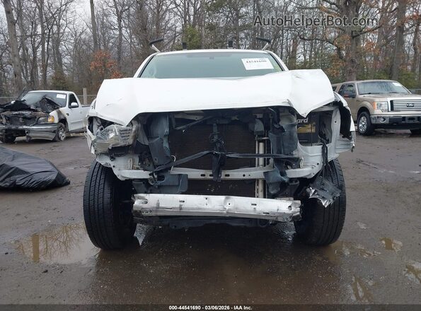 5TFRX5GN6HX087035 2017 TOYOTA TACOMA White Vista frontal
