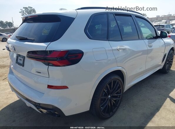5UX13EU06S9W46157 2025 BMW X5 White Rear right