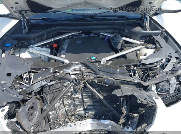 5UX13EU06S9W46157 2025 BMW X5 White Rear view