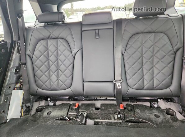 5UX13EU09T9325781 2026 BMW X5 Черный Вид задних сидений