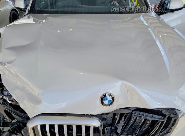 5UX13EU0XT9179844 2026 BMW X5 White Vista del compartimento del motor