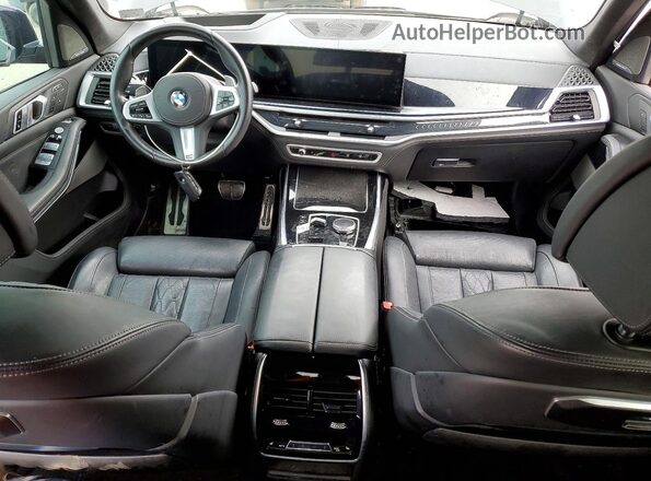 5UX23EM00P9P65933 2023 BMW X7 Black Vista del salpicadero