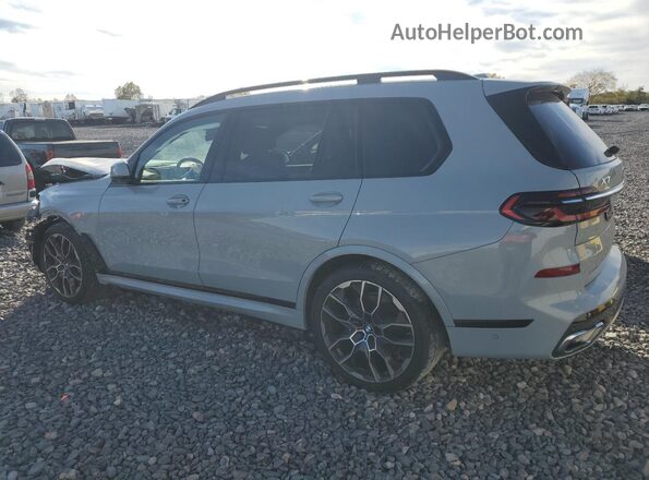 5UX23EM00R9U51976 2024 BMW X7 Silver Rear left