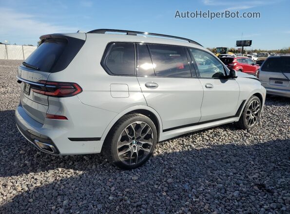 5UX23EM00R9U51976 2024 BMW X7 Silver Rear right