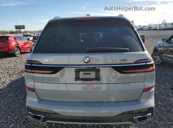 5UX23EM00R9U51976 2024 BMW X7 Silver Rear view