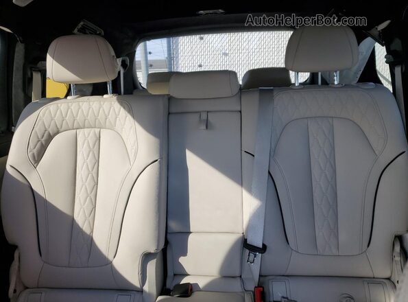 5UX23EM00R9U51976 2024 BMW X7 Silver Rear seats view