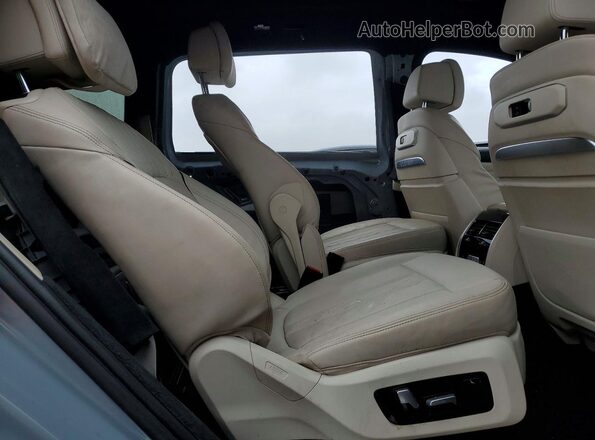 5UX23EM01P9N65305 2023 BMW X7 Silver უკანა სალონის ხედი