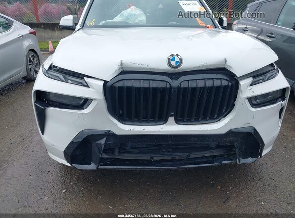 5UX23EM01P9P81669 2023 BMW X7 Белый Вид спереди