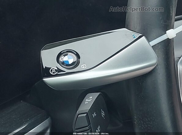 5UX23EM01P9P81669 2023 BMW X7 Белый Вид панели приборов