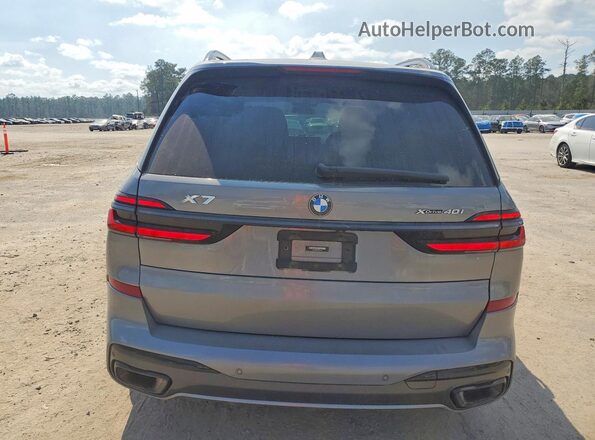 5UX23EM01R9S23534 2024 BMW X7 Gray Widok z tyłu