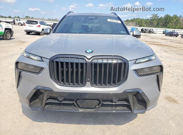 5UX23EM01R9S23534 2024 BMW X7 Gray Widok z przodu