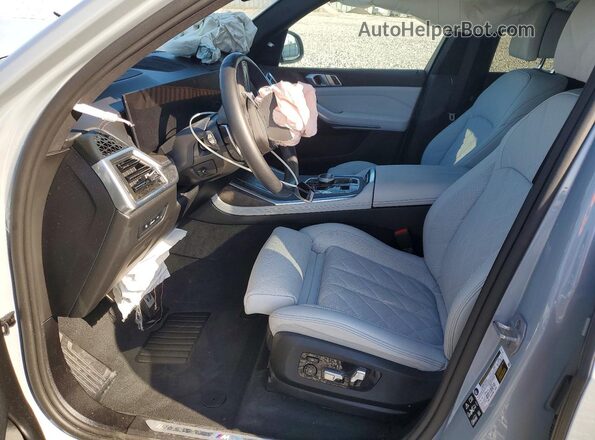 5UX23EM02S9Y44089 2025 BMW X7 Gray Սալոնի դիմացի տեսք