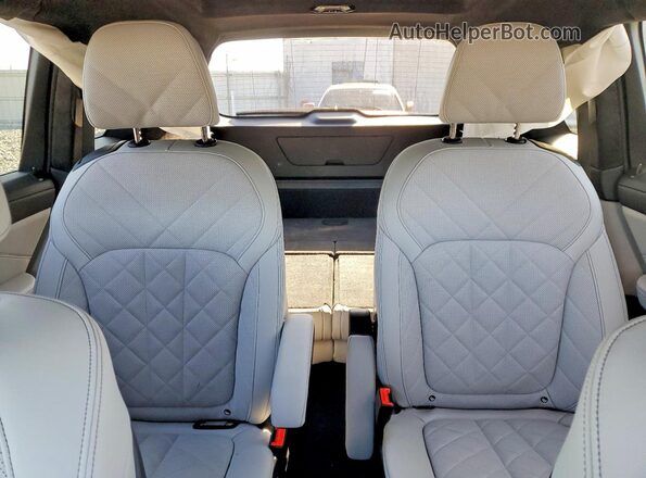 5UX23EM02S9Y44089 2025 BMW X7 Gray Հետևի նստատեղերի տեսք